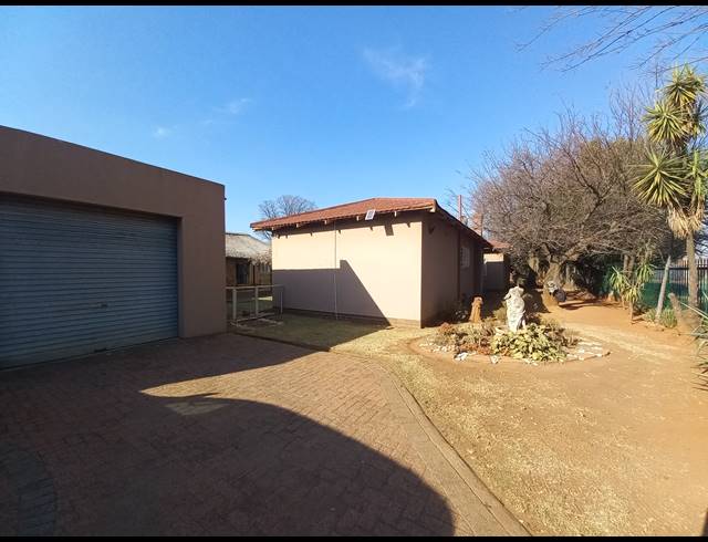 4 BEDROOM FREEHOLD FOR SALE IN CASSELDALE